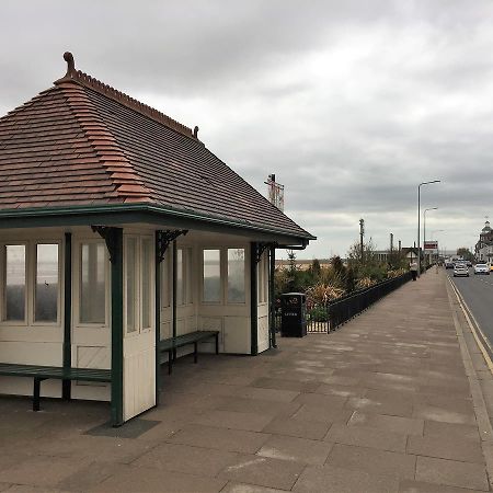 Lovely Sea Front House In Cleethorpes - Sleeps 6 Экстерьер фото