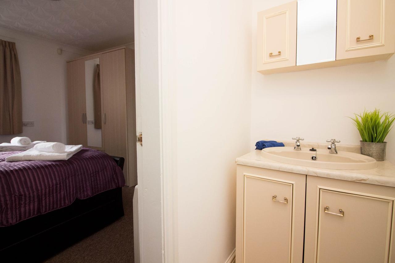 Lovely Sea Front House In Cleethorpes - Sleeps 6 Экстерьер фото