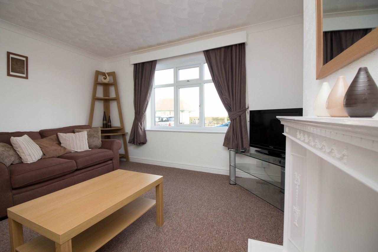 Lovely Sea Front House In Cleethorpes - Sleeps 6 Экстерьер фото