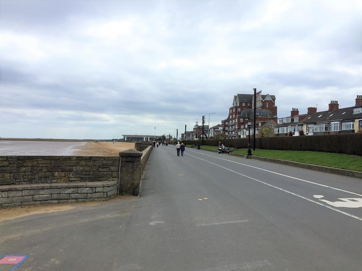 Lovely Sea Front House In Cleethorpes - Sleeps 6 Экстерьер фото